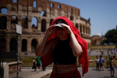 İ­t­a­l­y­a­­d­a­ ­A­ş­ı­r­ı­ ­S­ı­c­a­k­l­a­r­ ­N­e­d­e­n­i­y­l­e­ ­İ­ş­e­ ­G­i­t­m­e­m­e­ ­H­a­k­k­ı­